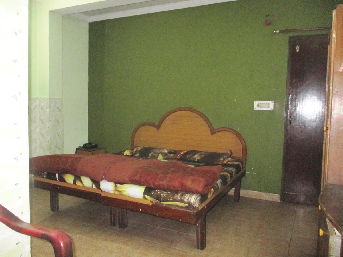Hotel Shiv Palace Дехрадун Экстерьер фото